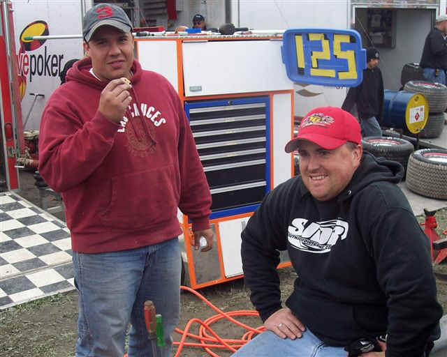 Todd and Re-Rob.jpg (84689 bytes)